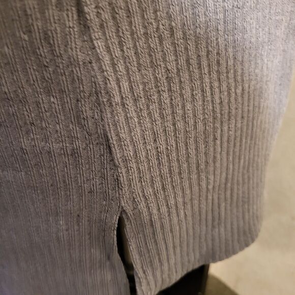 Light Grey V-Neck Caged Sweater - Picture 3 of 5